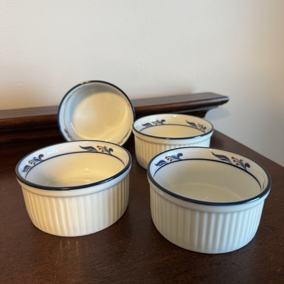 4 - Dansk Bistro Maribo Portugal 4 1/8" Ramekin DANMARI Red Berries Blue - Picture 1 of 9